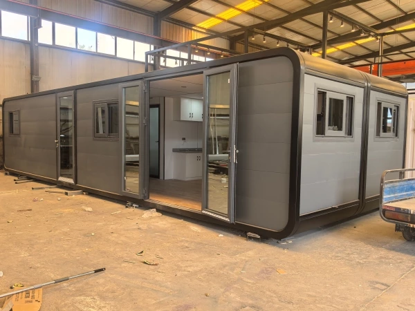 UAE 40ft 2-in-1 Apple Cabin Custom Solution