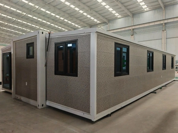 40ft Expandable Container Home Delivered to California, USA